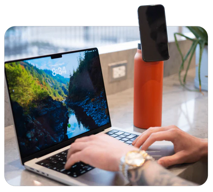 🔹 HydroHold® – La Botella Inteligente que Mantiene Tus Bebidas Frías y Tu Teléfono Seguro